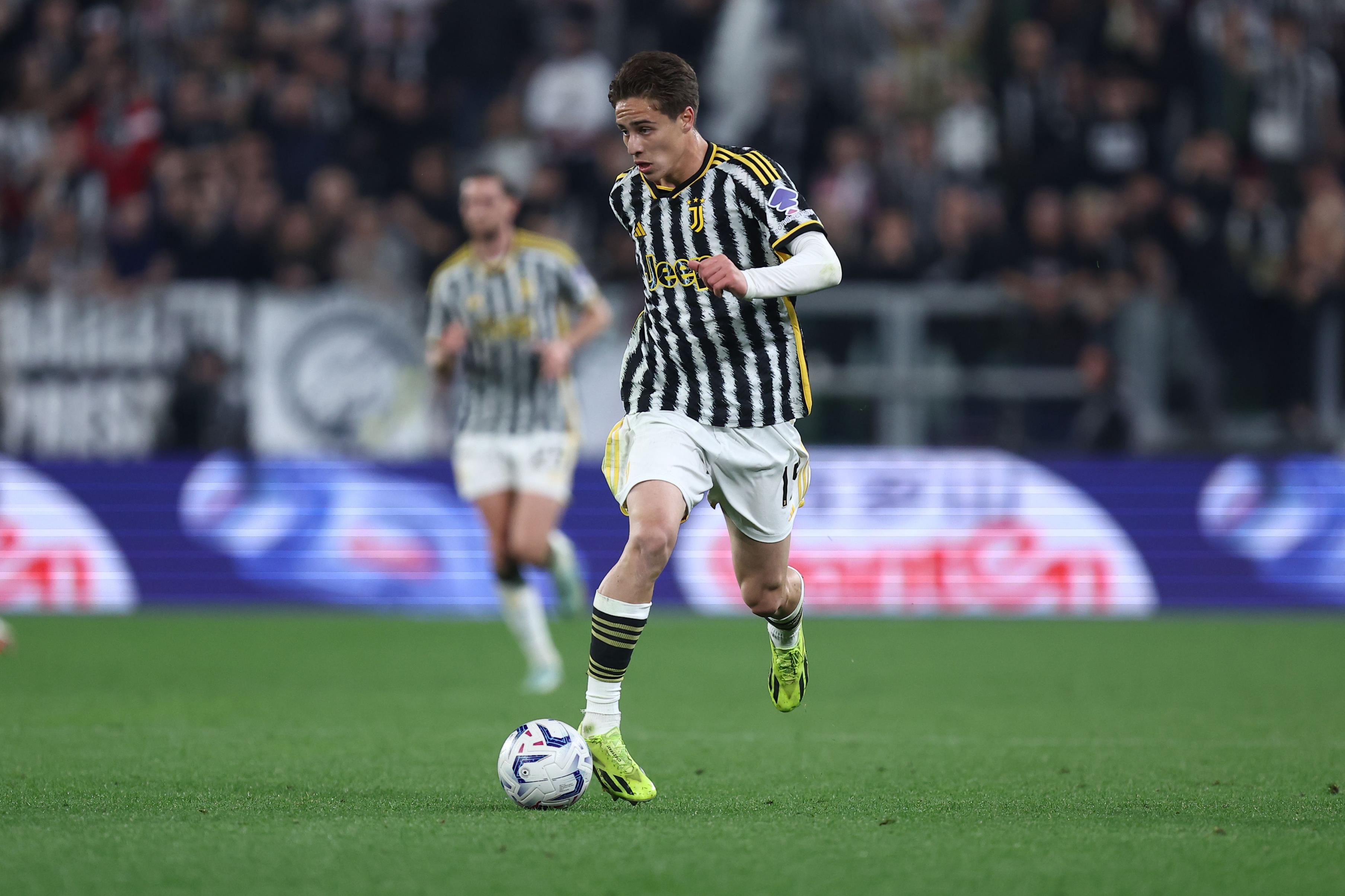 意媒:尤文目前不卖伊尔迪兹10号球衣,为球员开100万年薪新合同